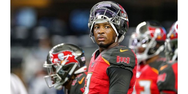 Los espectadores esperan con ansias el partido inaugural entre los New Orleans Saints y los Tampa Bay Buccaneers